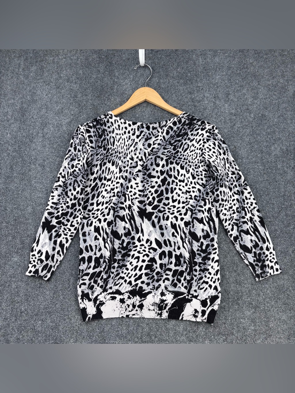 Joseph A Mob Wife Office Siren Black White Animal Print Cardigan Women’s S — image 3 of 8